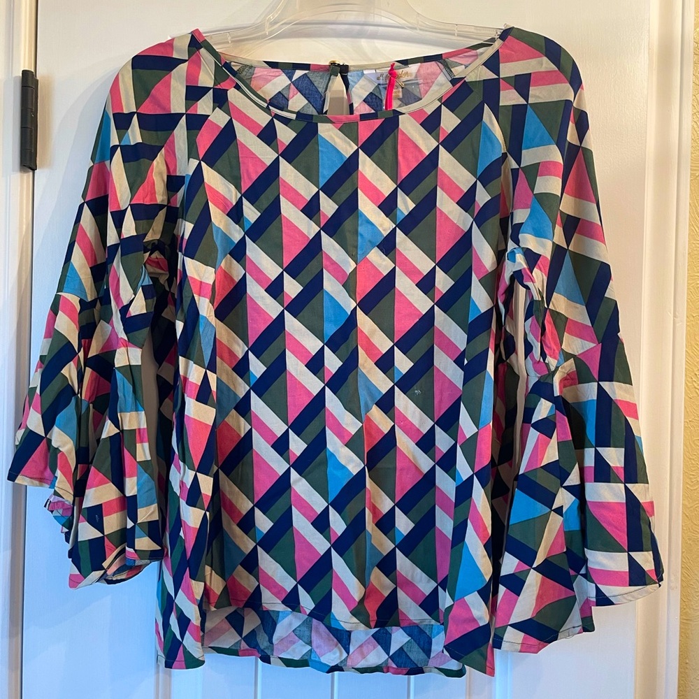 ⭐️NWT⭐️Bell-sleeve blouse, size XS